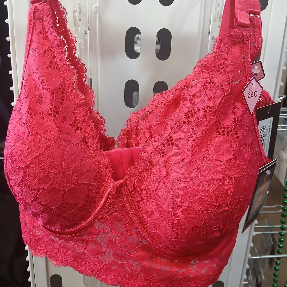 Lace Bralette in Vibrant red